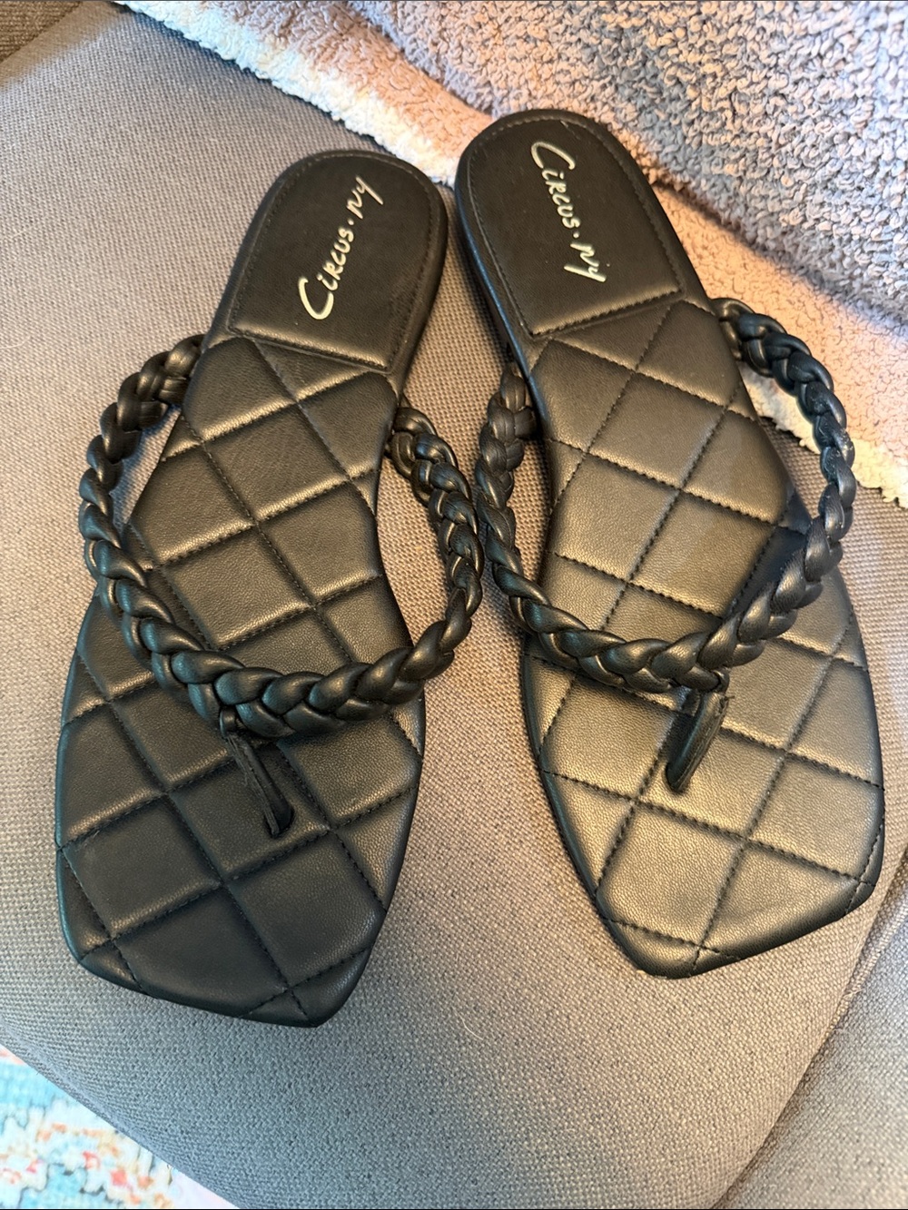 Circus by Sam Edelman Black Quilted Braided Thong Slide Sandals